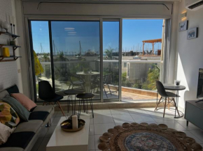 Charming apartment with sea view at Marina Village Herzliya